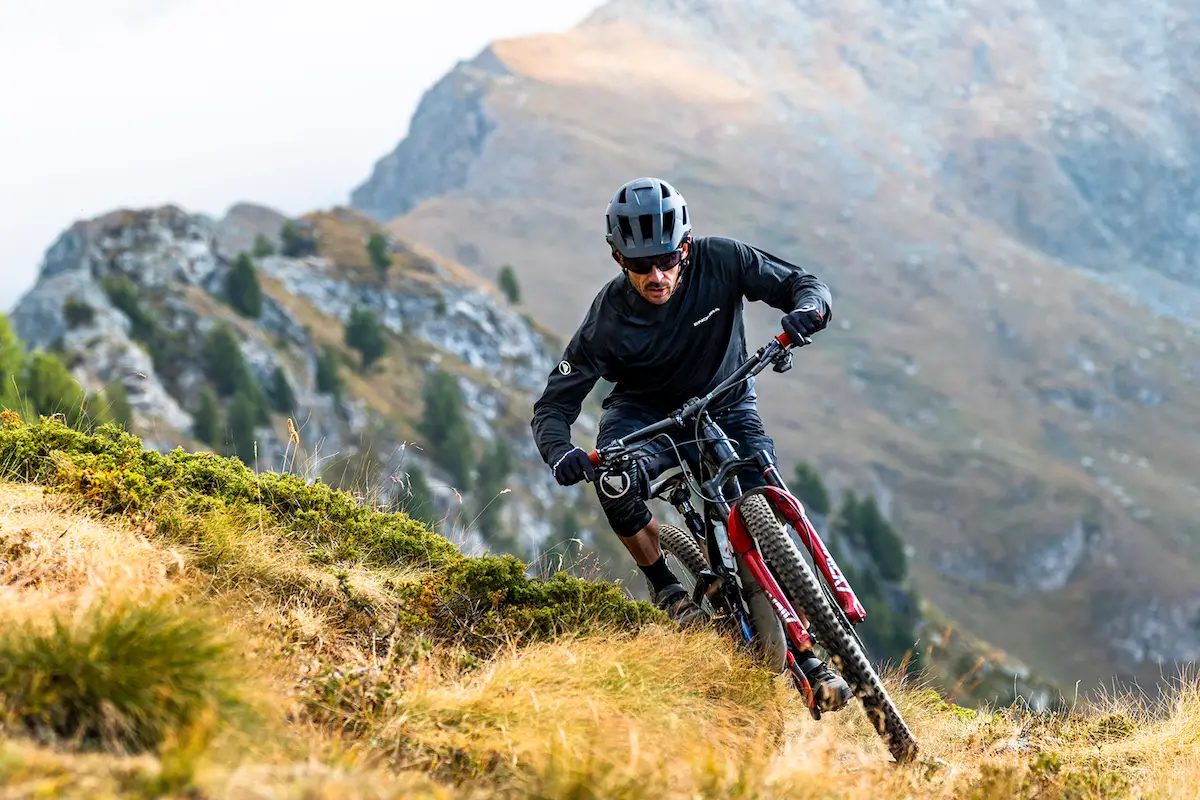 Sunringle Verkäufe -Sunringle Verkäufe Hummvee Plus MIPS Helmet Lifestyle 07